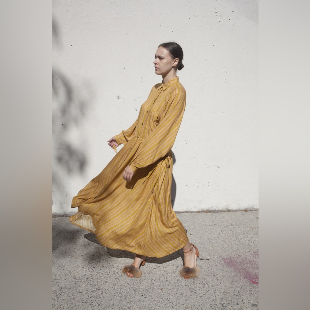 Creatures of Comfort Kelen Dress In Gold Line Print